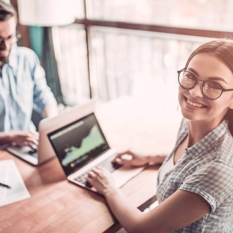 113247-6-motivos-para-comecar-a-sorrir-mais-no-trabalho (1) 113247-6-motivos-para-comecar-a-sorrir-mais-no-trabalho (1)